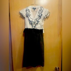 A Byer juniors dress Nwt old stock with bell size 7 style 0006624M